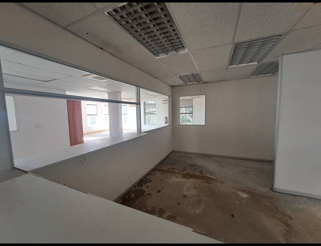 413M² OFFICE TO LET IN CRAIGHALL